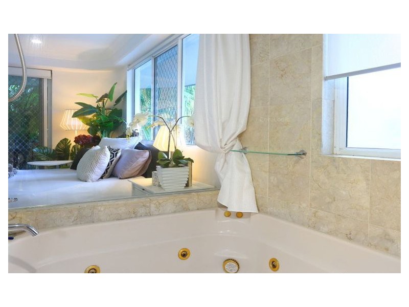 4/19 Riverview Parade, Surfers Paradise QLD 4217