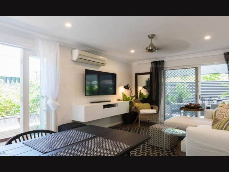 2/54 Darrambal Street, Chevron Island QLD 4217