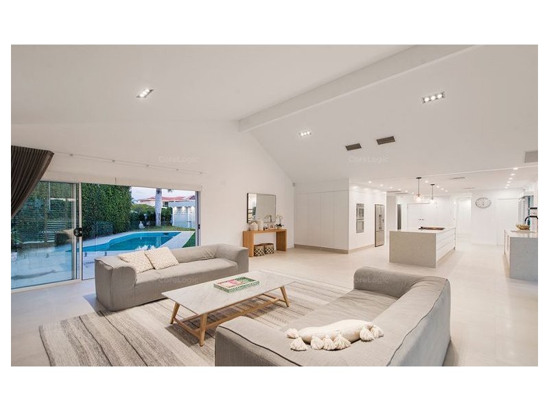 11 Kilkenny Court, Bundall QLD 4217