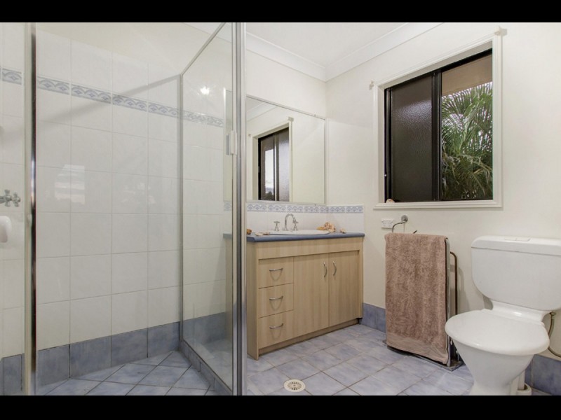 18 Tara Vista Boulevarde, Highland Park QLD 4211
