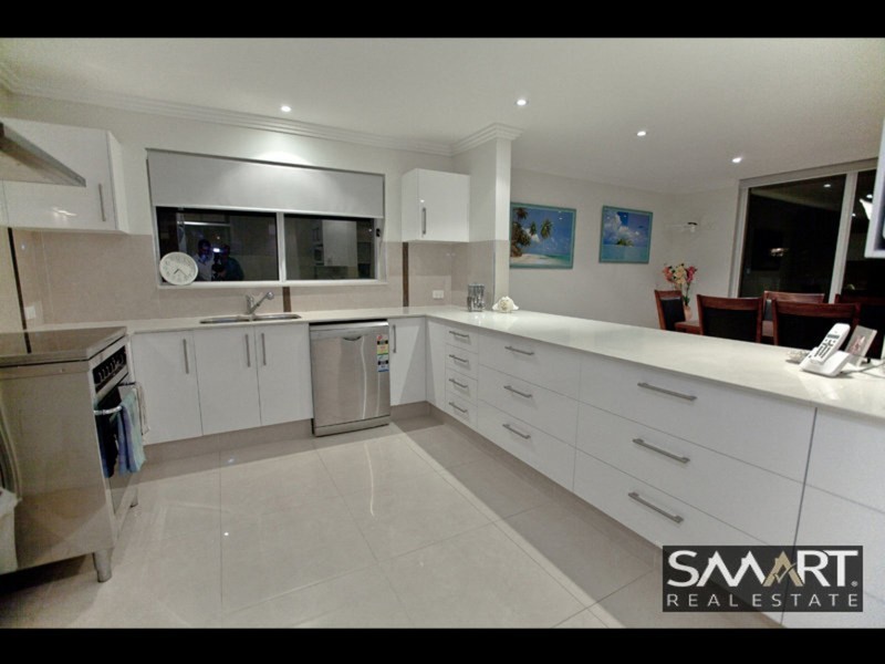 7A Vespa Crescent, Bundall QLD 4217