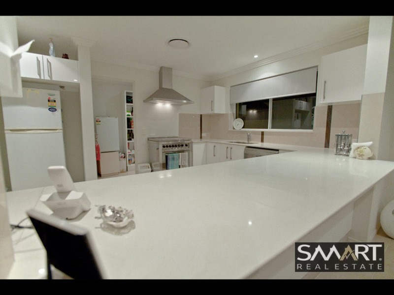 7A Vespa Crescent, Bundall QLD 4217