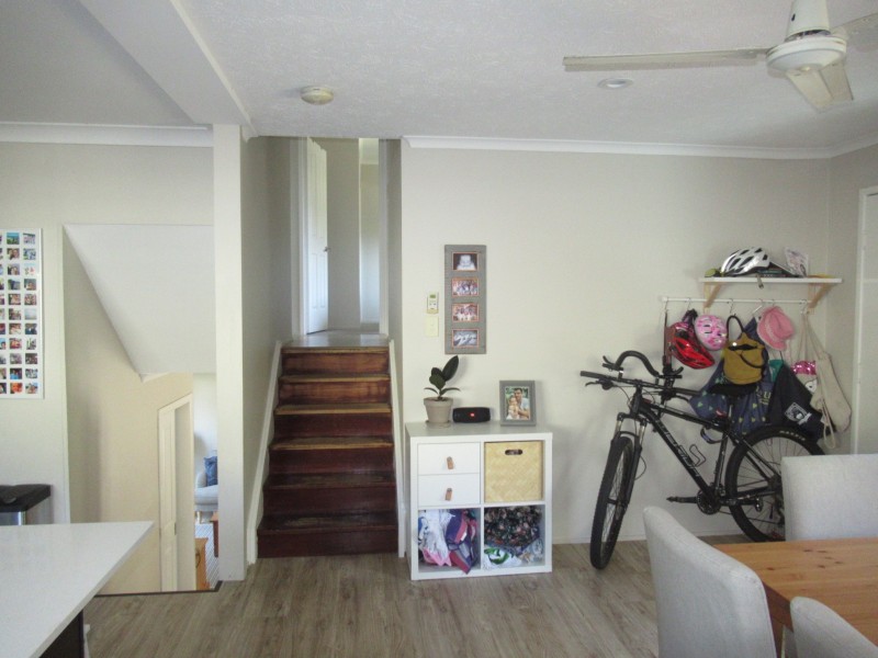 1/8 Onyx Court, Carrara QLD 4211