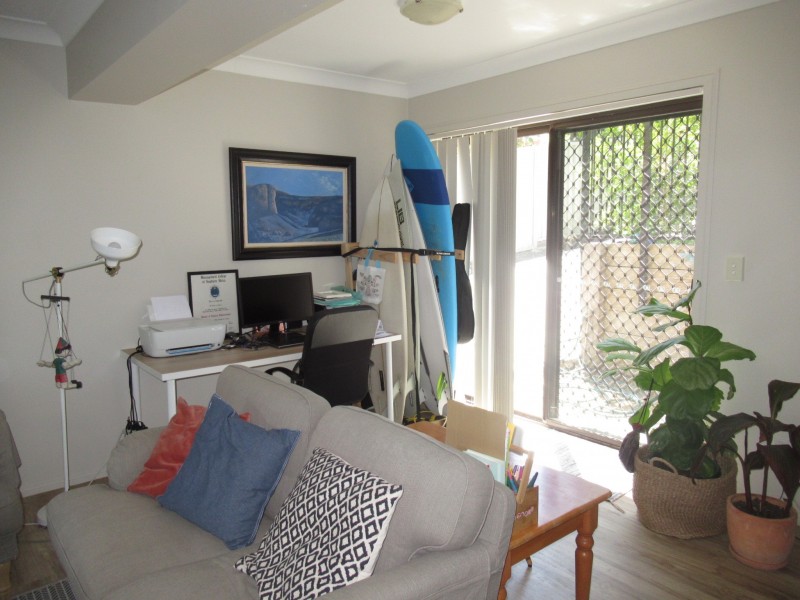 1/8 Onyx Court, Carrara QLD 4211