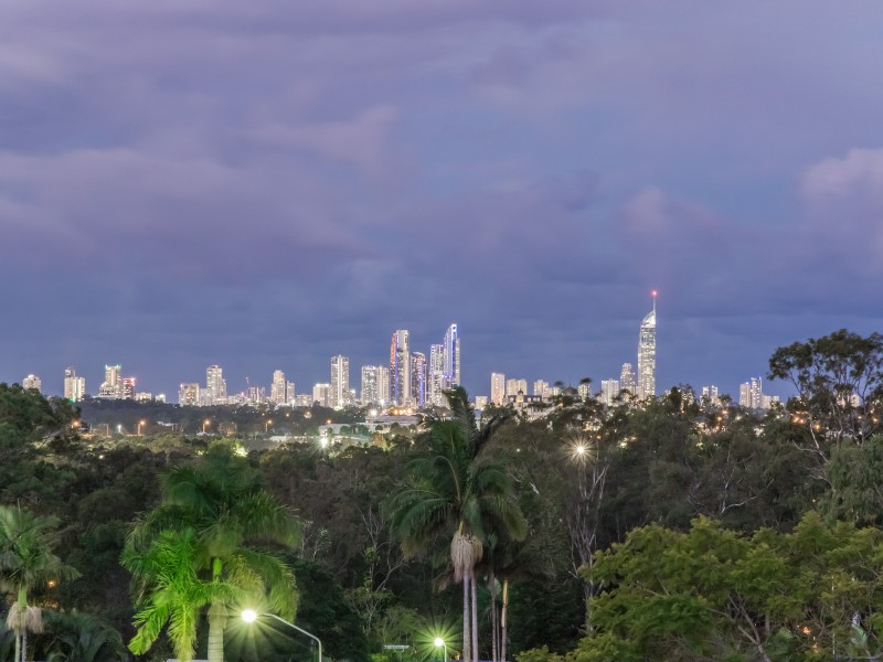 4 Harneil Place, Carrara QLD 4211