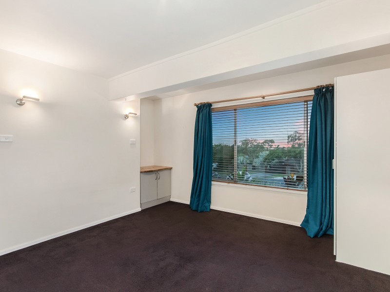 4 Harneil Place, Carrara QLD 4211