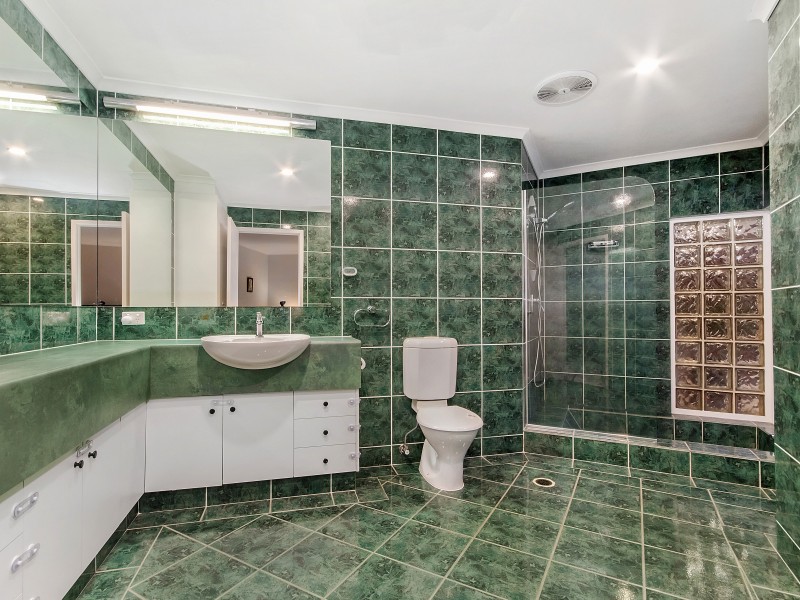 111 Alison Road, Carrara QLD 4211