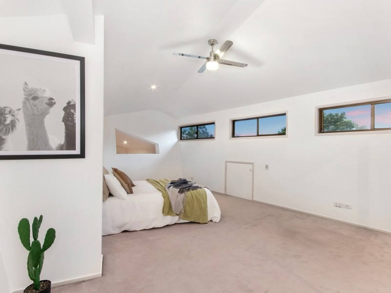 111 Alison Road, Carrara QLD 4211