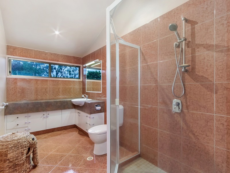 111 Alison Road, Carrara QLD 4211