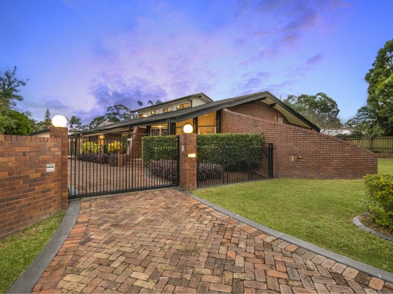 111 Alison Road, Carrara QLD 4211