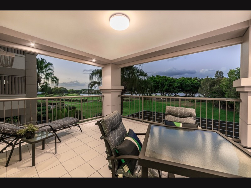 8429 Magnolia Dr East, Hope Island QLD 4212