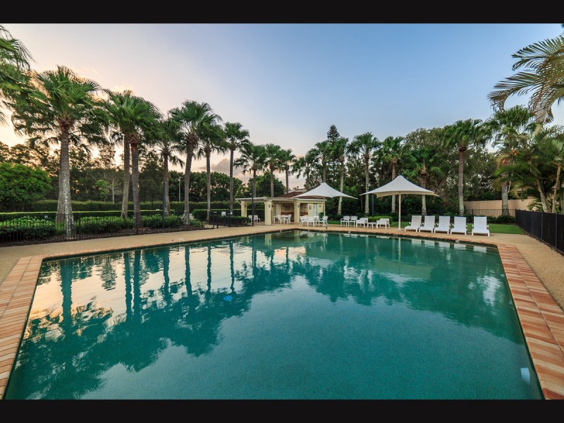 8429 Magnolia Dr East, Hope Island QLD 4212