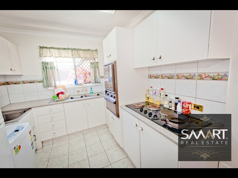 1/20 Parneno Street, Chevron Island QLD 4217