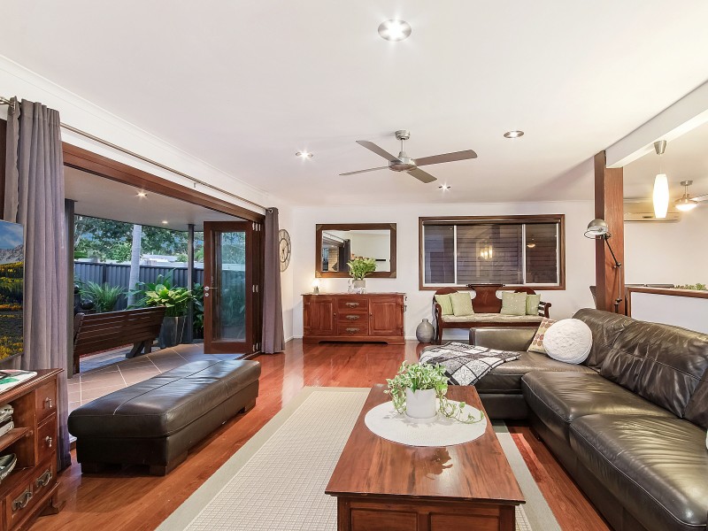 19 Mitchell Avenue, Molendinar QLD 4214