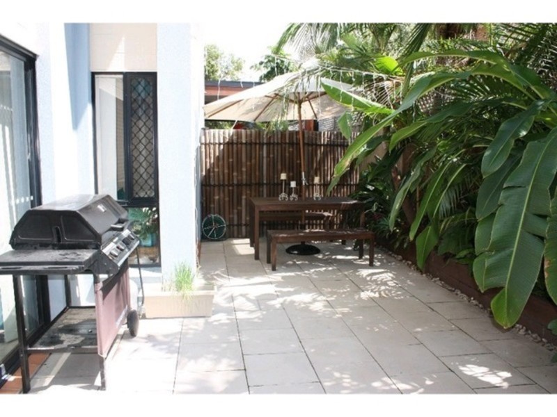 6/25 Blake Street, Southport QLD 4215