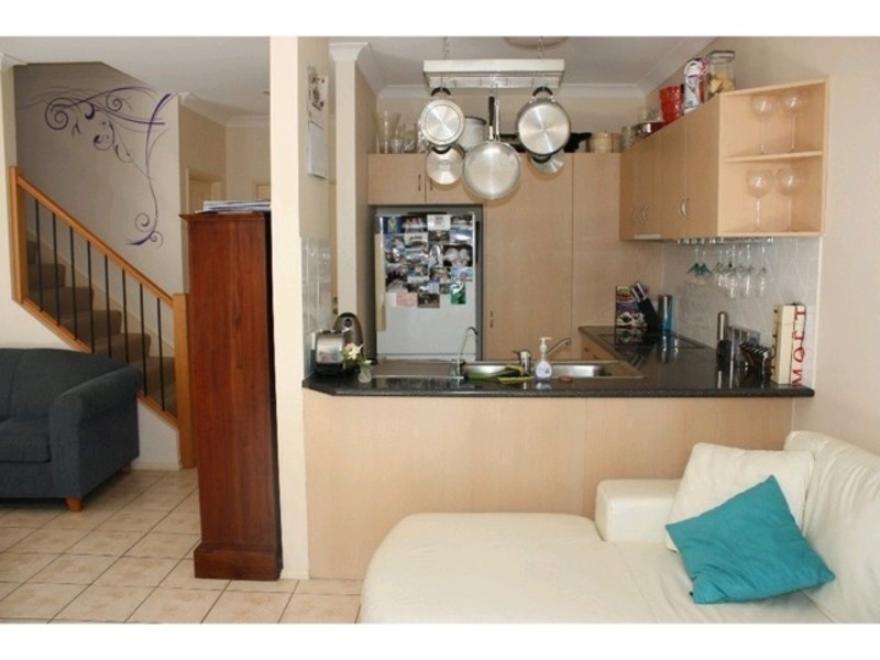 6/25 Blake Street, Southport QLD 4215