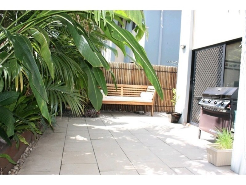 6/25 Blake Street, Southport QLD 4215