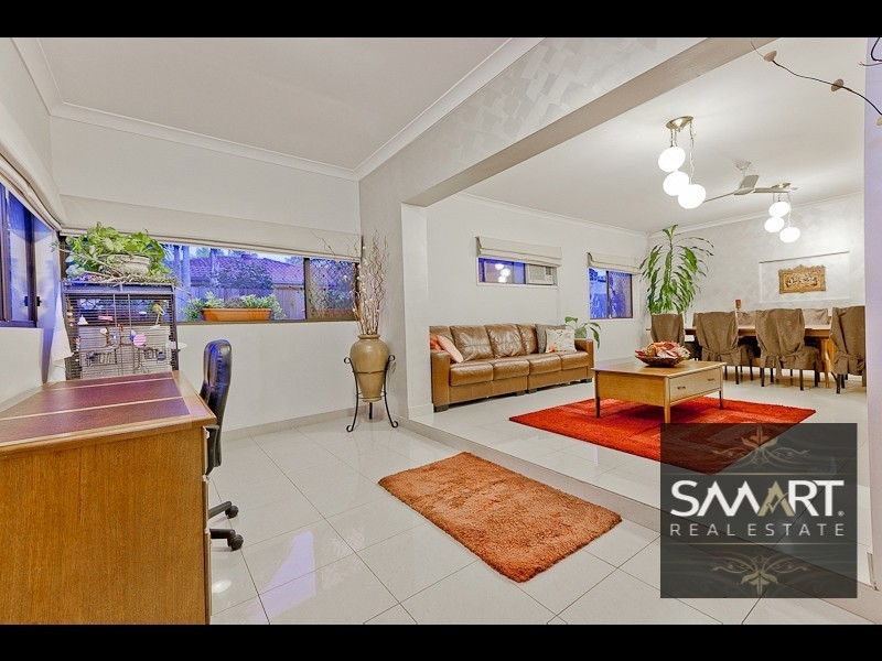 108 Slatyer Avenue, Bundall QLD 4217