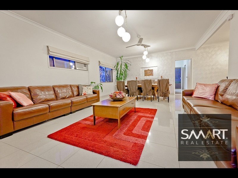 108 Slatyer Avenue, Bundall QLD 4217