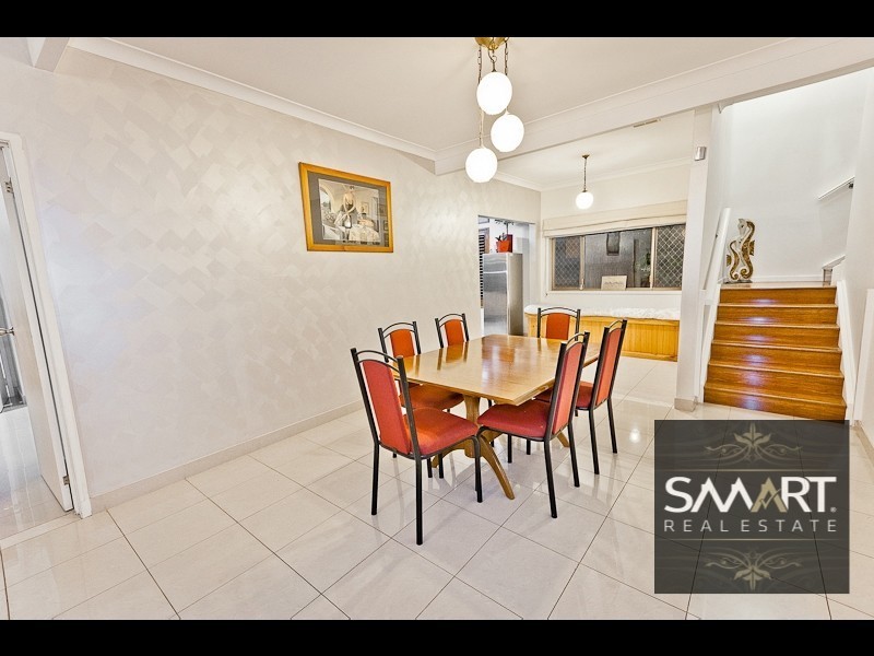 108 Slatyer Avenue, Bundall QLD 4217