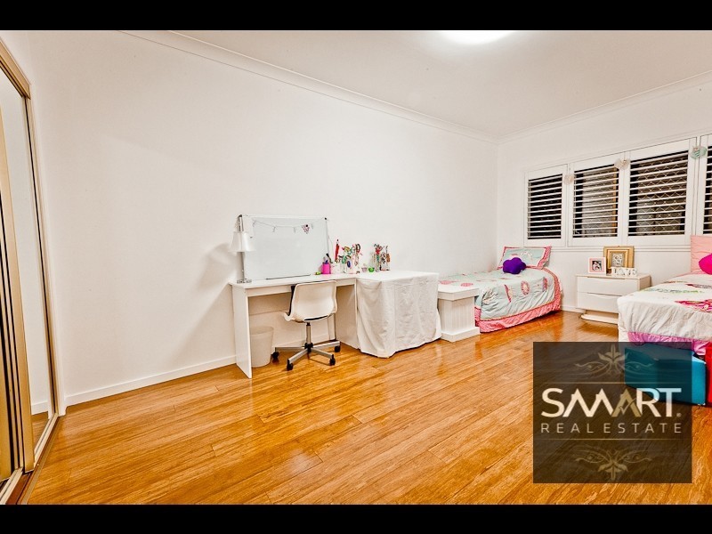 108 Slatyer Avenue, Bundall QLD 4217