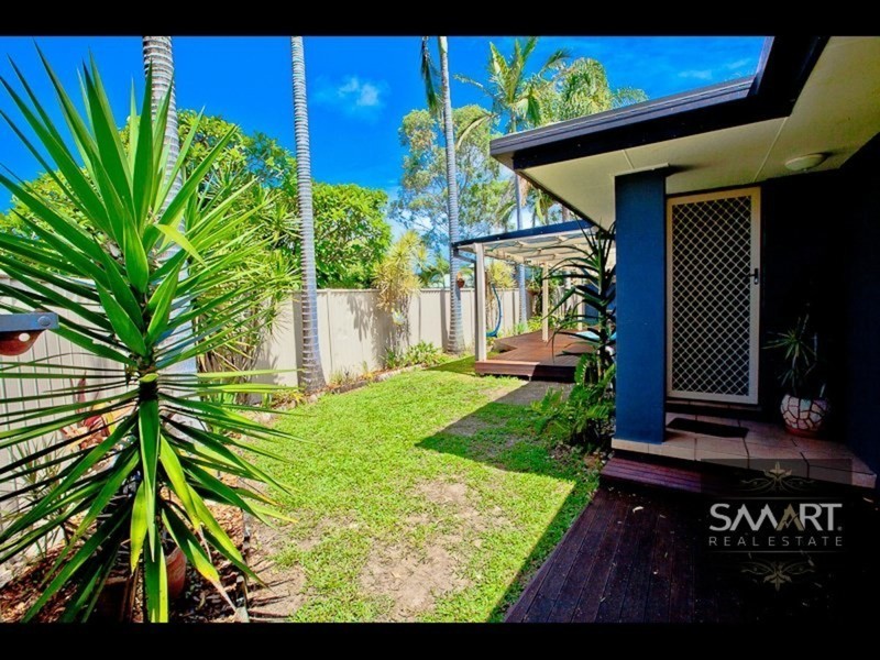 1/82 Brisbane Road, Labrador QLD 4215