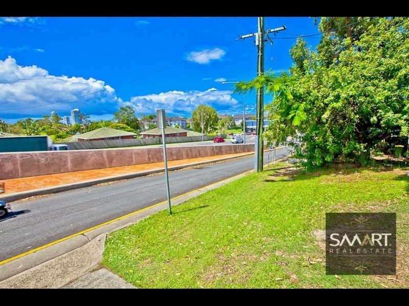 1/82 Brisbane Road, Labrador QLD 4215