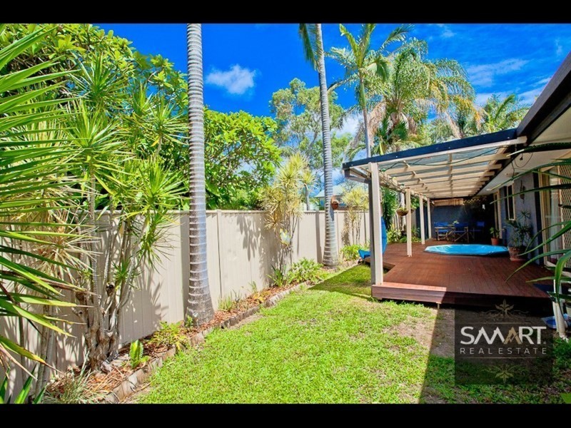 1/82 Brisbane Road, Labrador QLD 4215