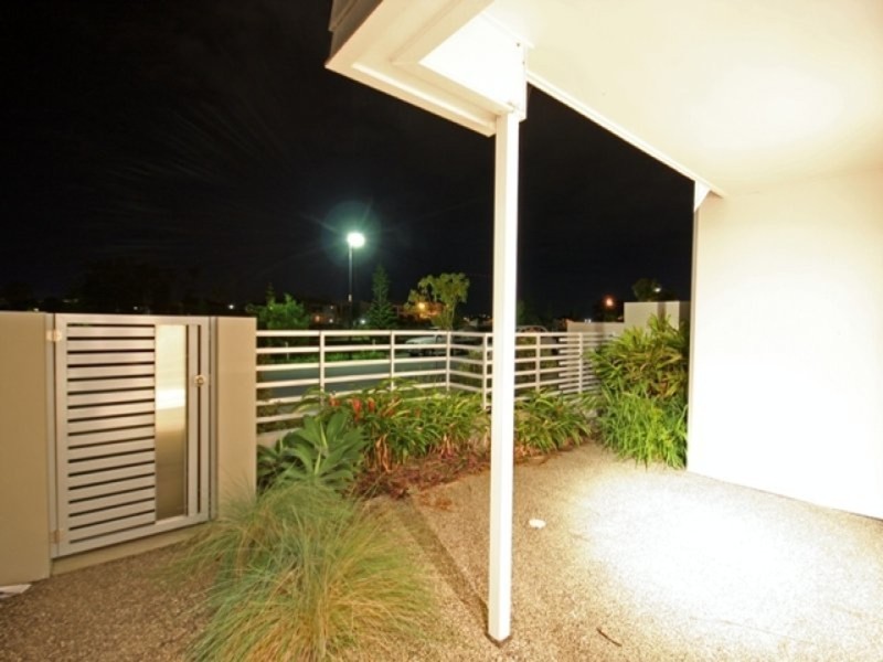 8/29 Port Peyra Crescent, Varsity Lakes QLD 4227