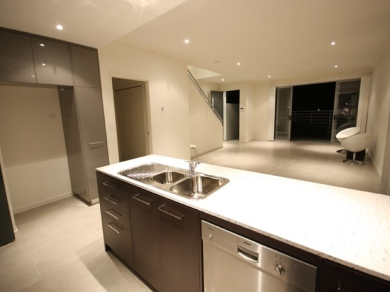 8/29 Port Peyra Crescent, Varsity Lakes QLD 4227