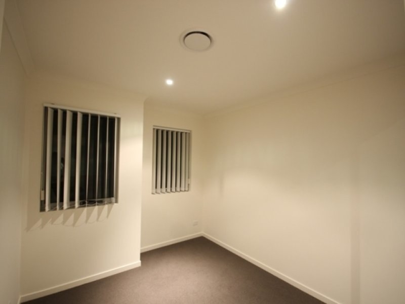 8/29 Port Peyra Crescent, Varsity Lakes QLD 4227