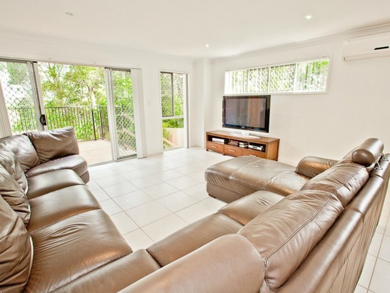 1/13 Nerang-Broadbeach Road, Nerang QLD 4211