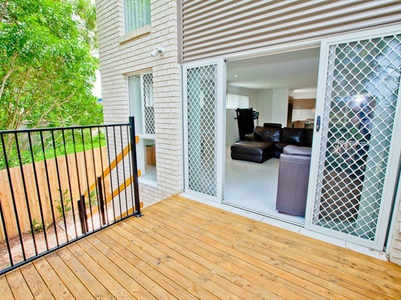 1/13 Nerang-Broadbeach Road, Nerang QLD 4211