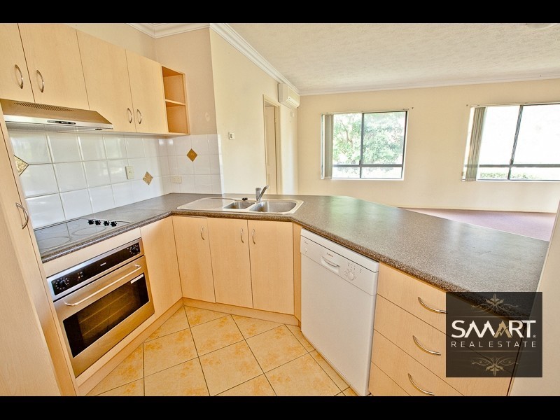 12/25 Chester Terrace, Southport QLD 4215