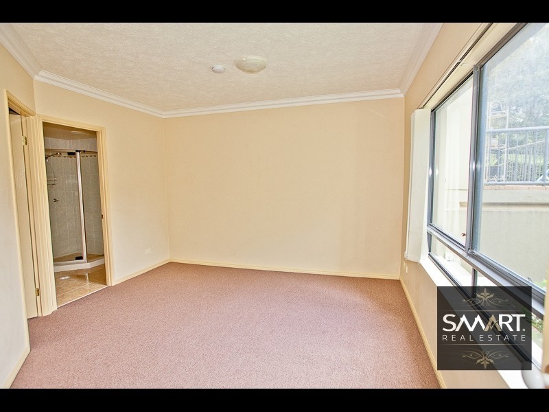 12/25 Chester Terrace, Southport QLD 4215