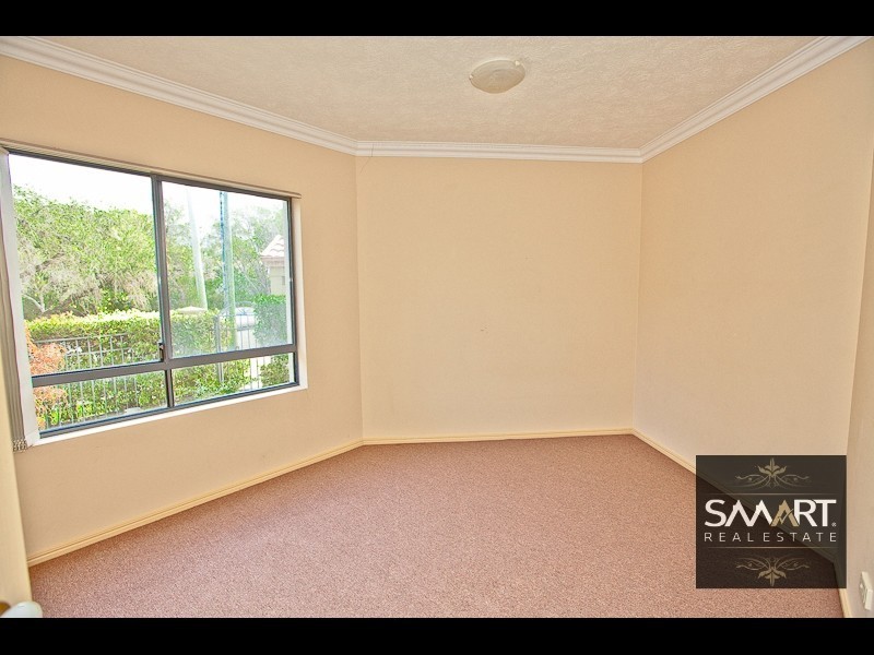 12/25 Chester Terrace, Southport QLD 4215
