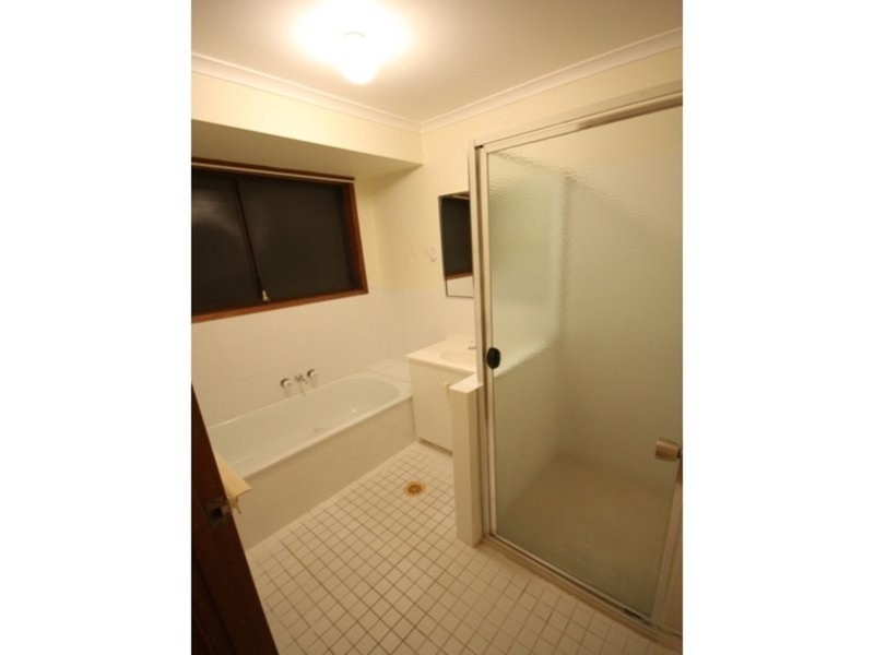 13/11 Hoya Court, Labrador QLD 4215