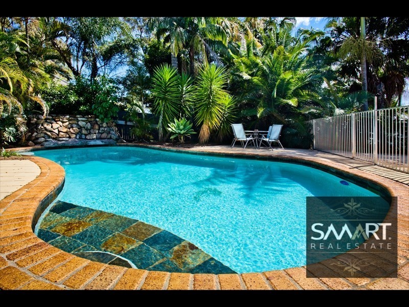 4 Tallowood Rd, Ashmore QLD 4214