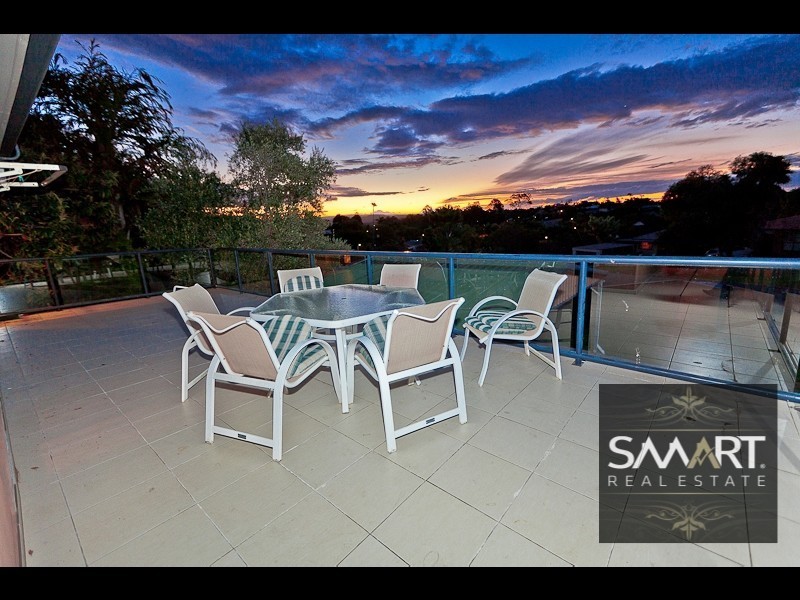 4 Tallowood Rd, Ashmore QLD 4214