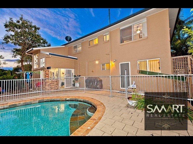 4 Tallowood Rd, Ashmore QLD 4214