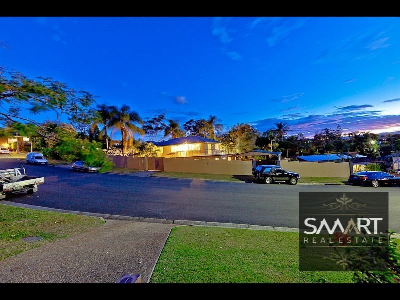 4 Tallowood Rd, Ashmore QLD 4214