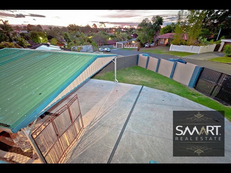 4 Tallowood Rd, Ashmore QLD 4214