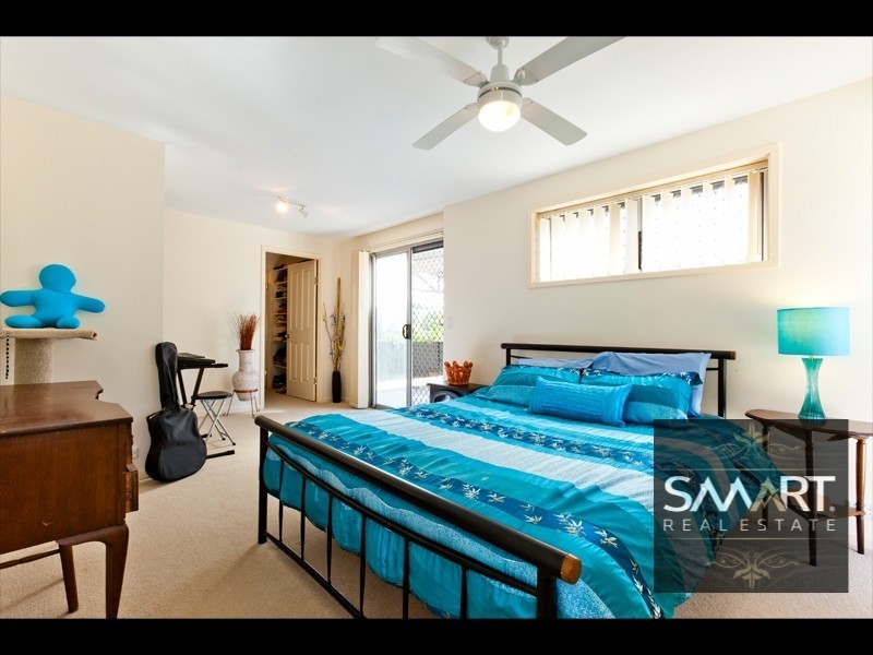 4 Tallowood Rd, Ashmore QLD 4214