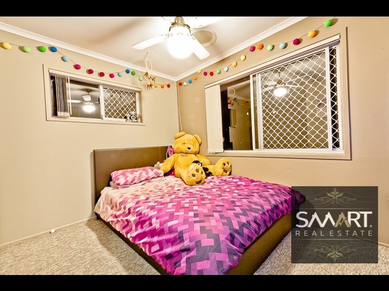 4 Tallowood Rd, Ashmore QLD 4214