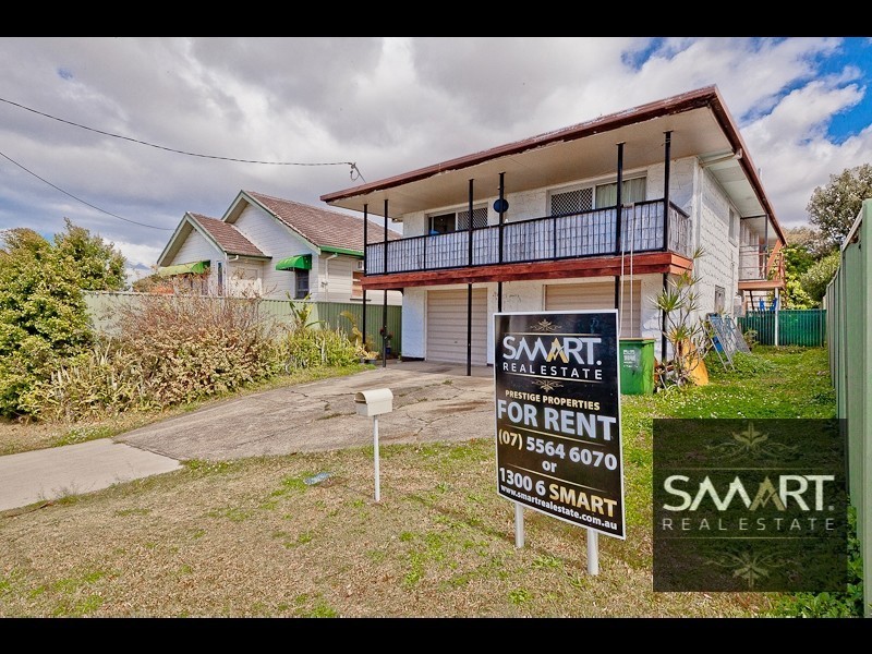 8 Deakin Avenue, Southport QLD 4215