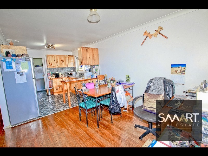 8 Deakin Avenue, Southport QLD 4215