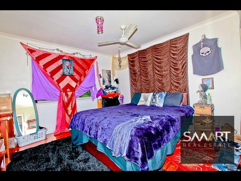 8 Deakin Avenue, Southport QLD 4215