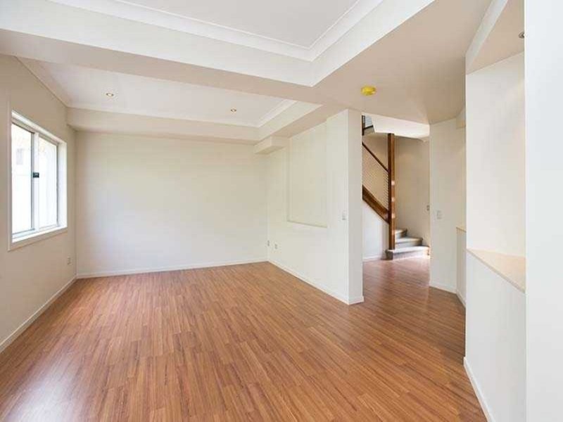 4/2 Ward Street, Southport QLD 4215