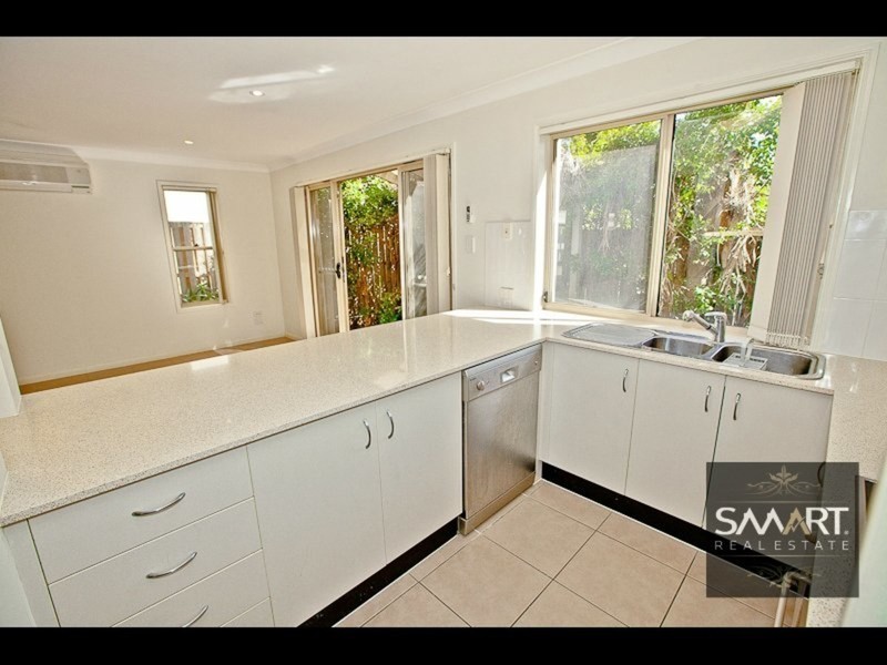 9/32-34 Margaret Street, Southport QLD 4215