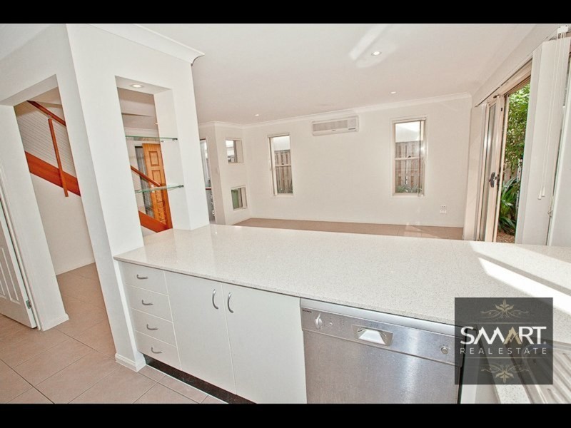 9/32-34 Margaret Street, Southport QLD 4215
